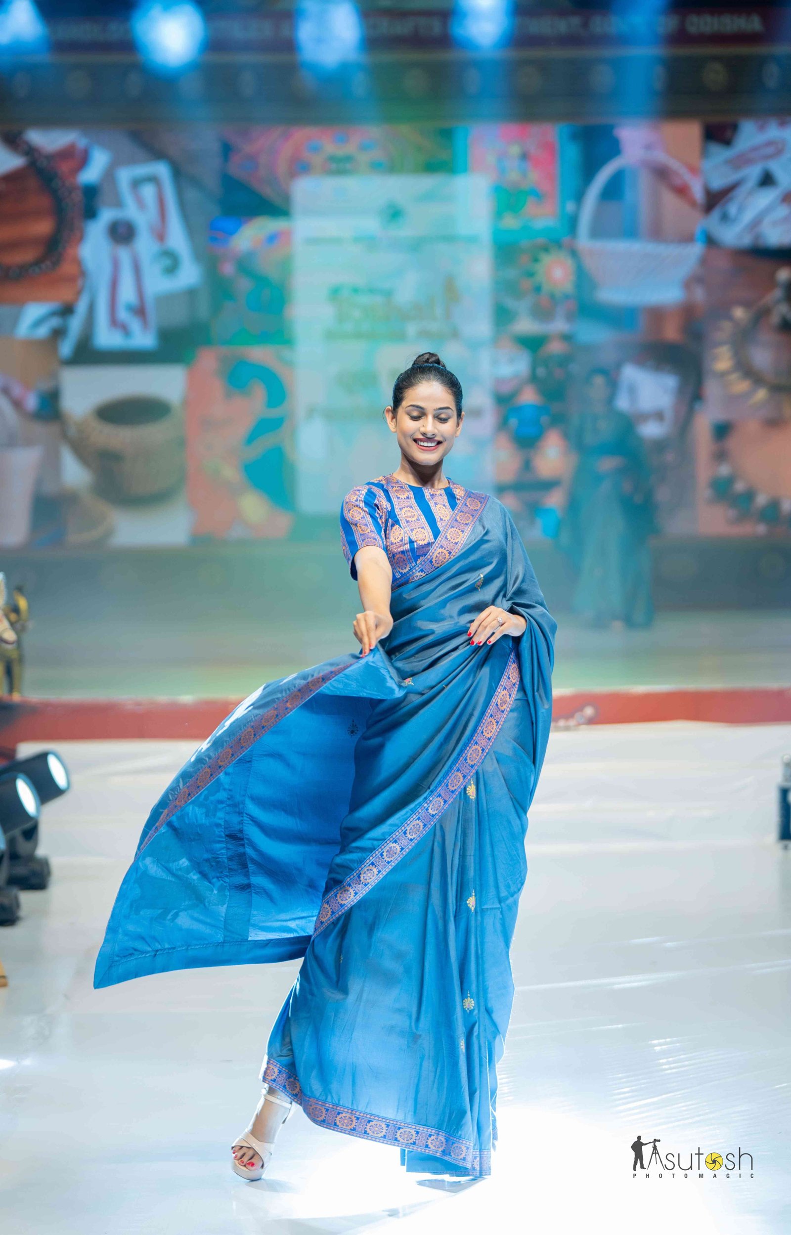Suta O Silpa Look 8